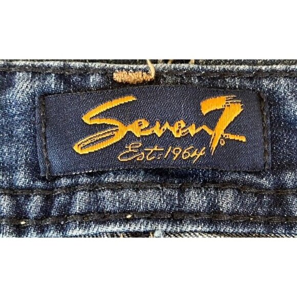Seven7 Womens Medium Dark‎ Wash Rolled Up Jean Shorts Embroidered Logo Size 4 - Picture 5 of 7